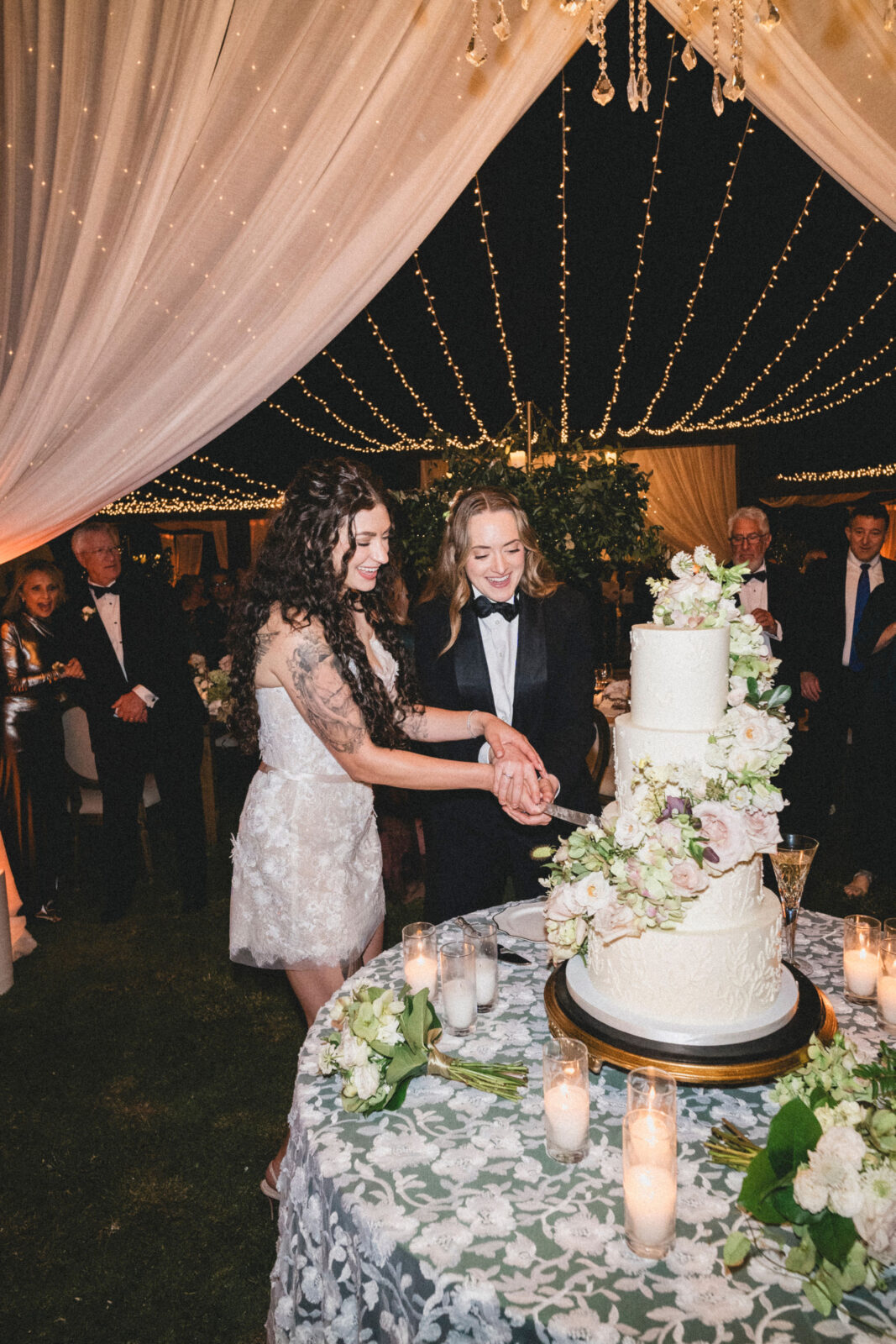 cutting the wedding cake