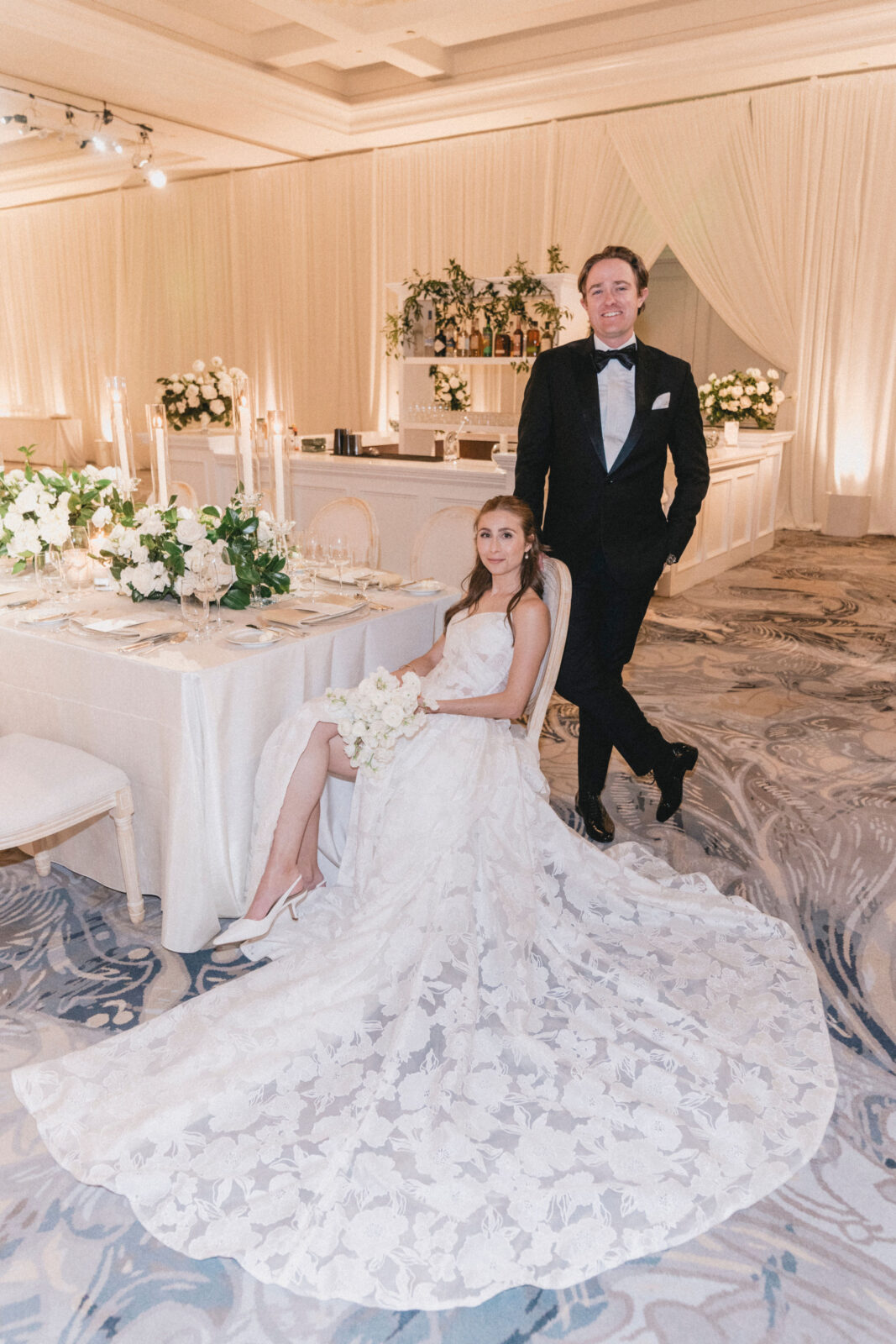 bride and groom photoshoot