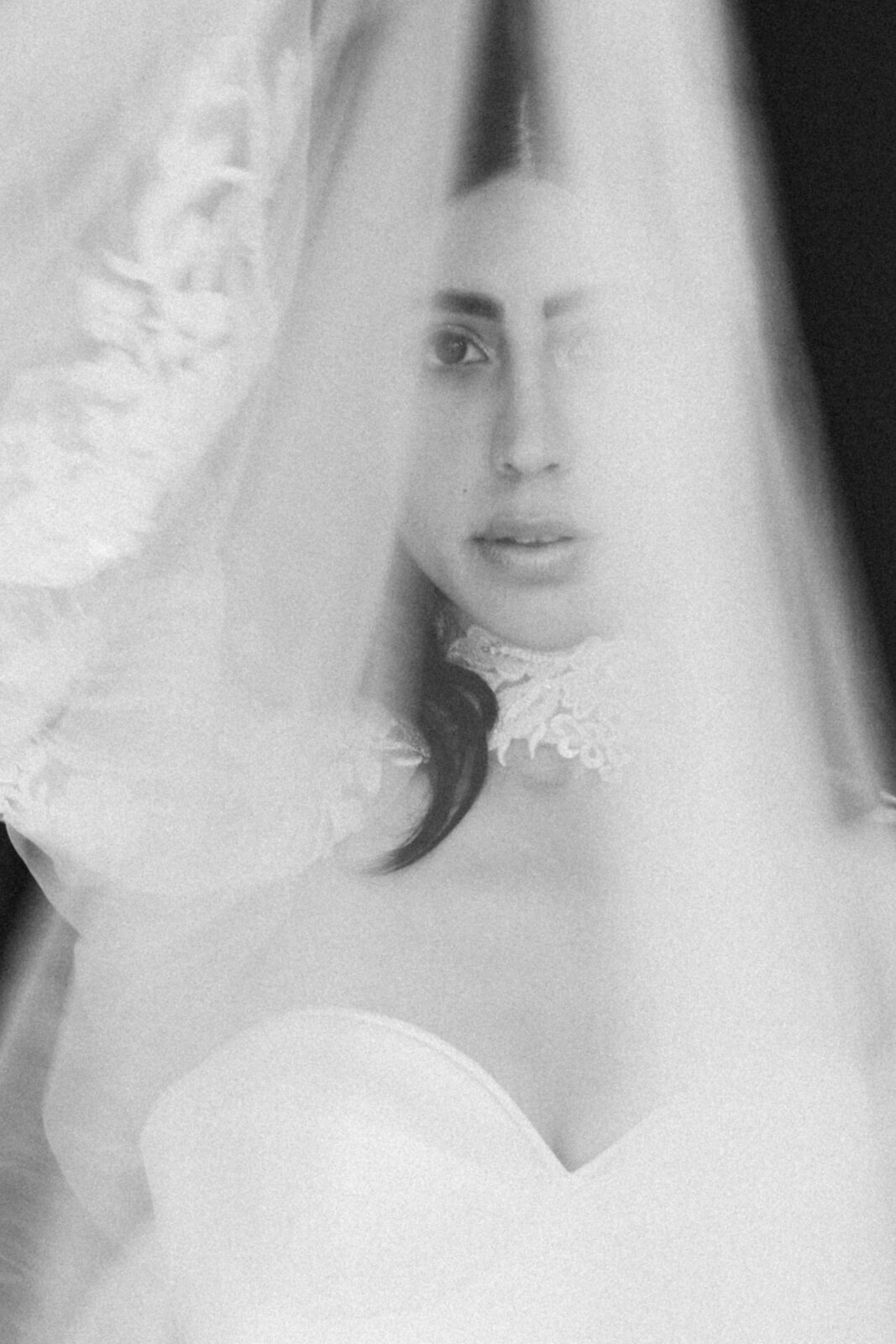 bride in mono