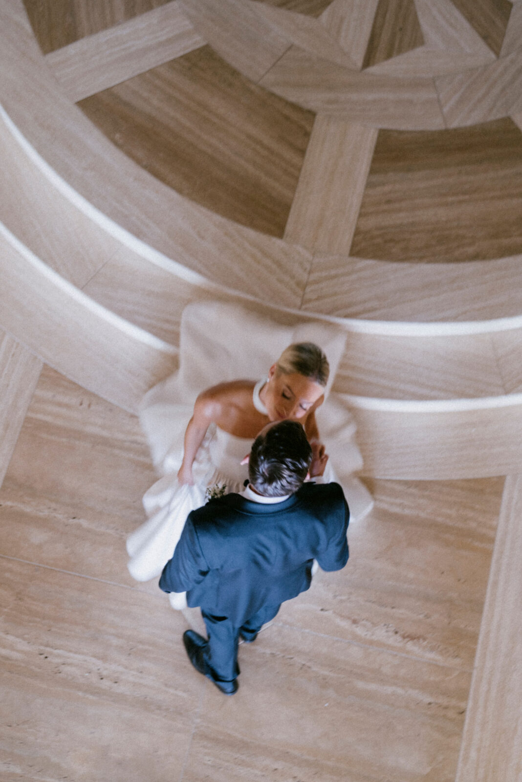 bride and groom photo smiling