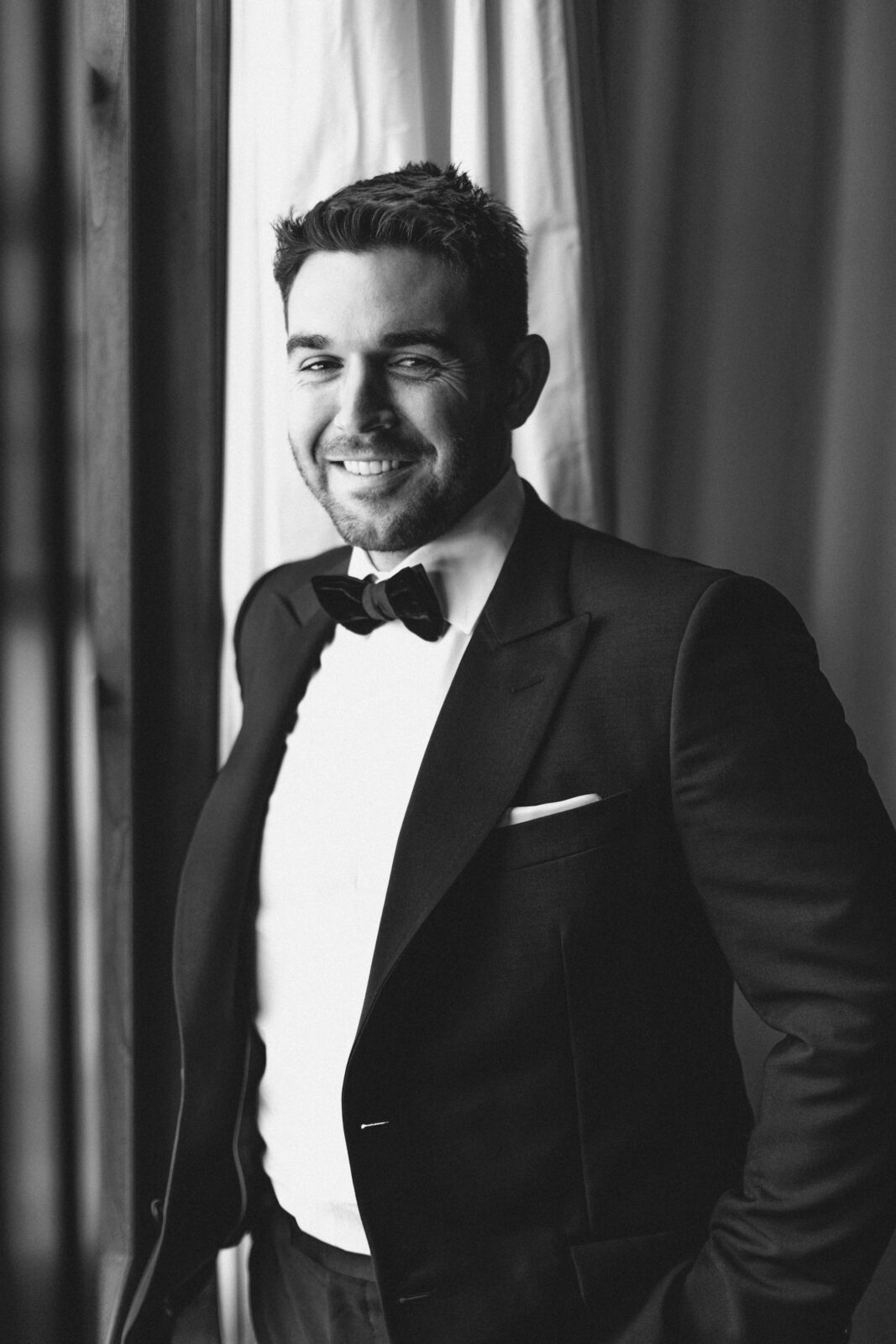 groom in black and white